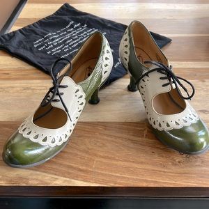 John Fluevog Heels Green Cream 8